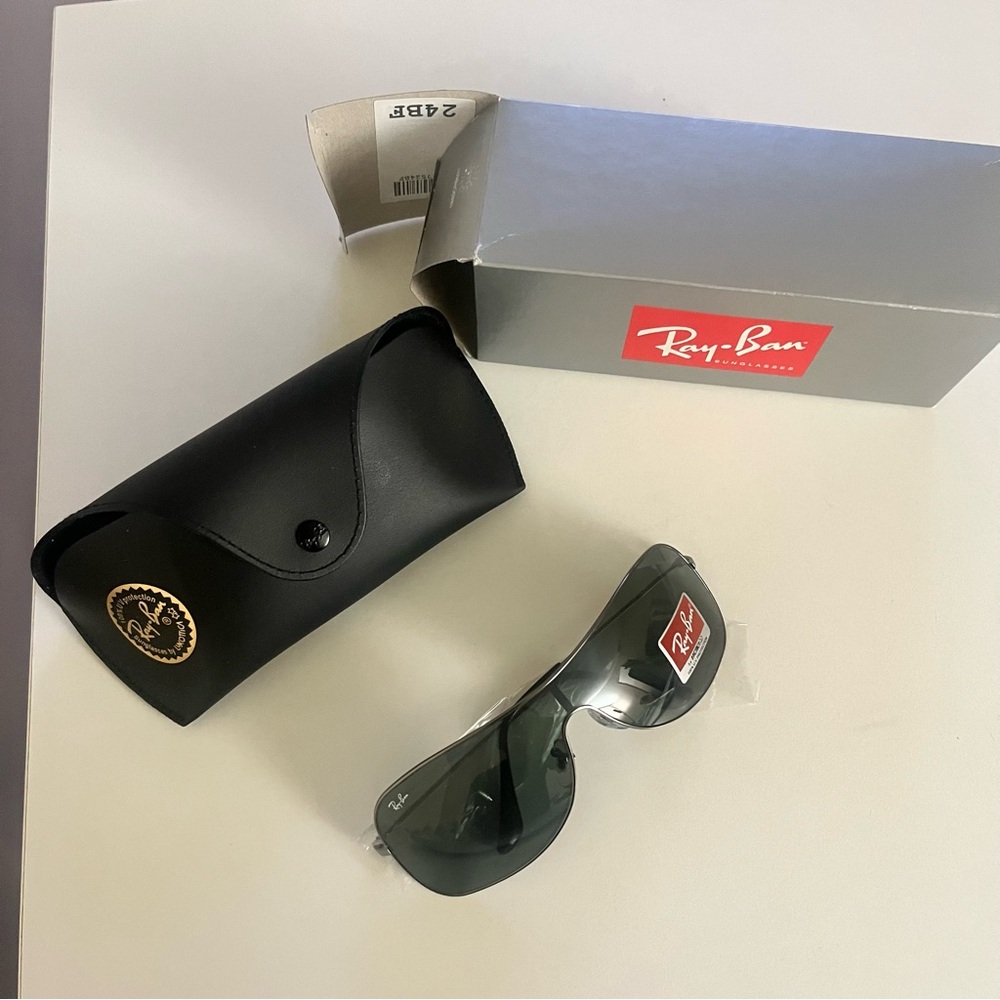 Ray Ban RB3211 004/71 Sunglasses Gunmetal w/Dark Green Lens